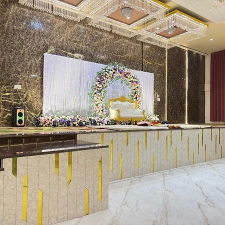 Hotel Emperor Paradise Bilāspur Eksteriør billede