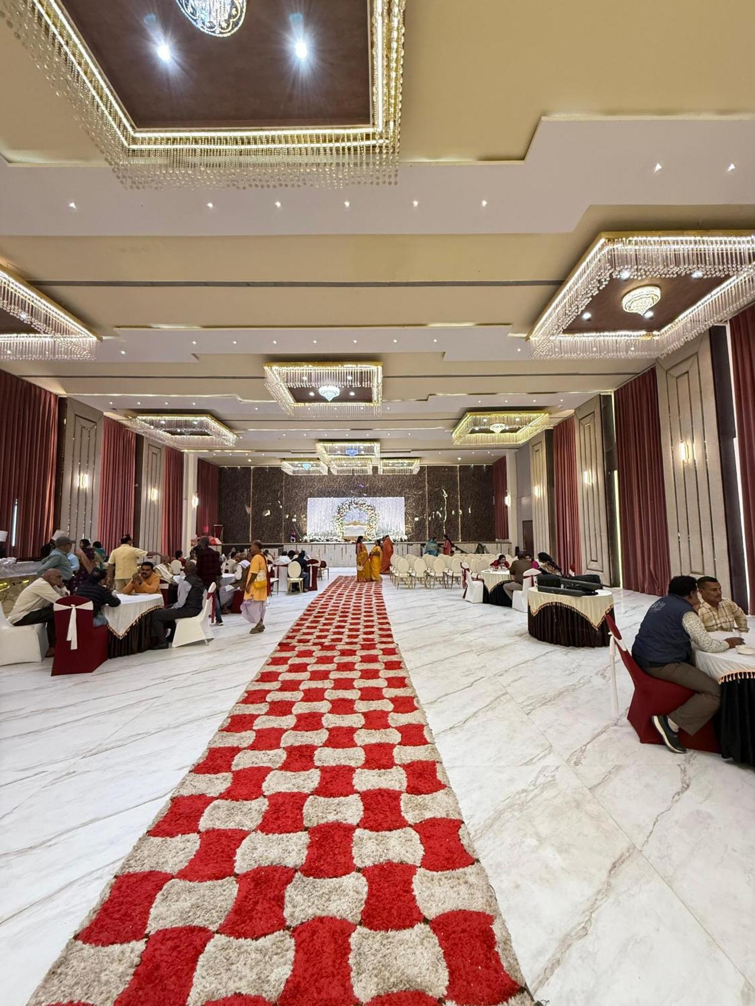 Hotel Emperor Paradise Bilāspur Eksteriør billede
